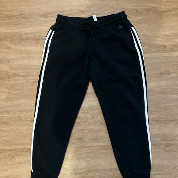 Adidas Women's Essentials 3-Stripes Fleece Jogger Sweatpants/BLACK/Size M - Picture 5 of 9